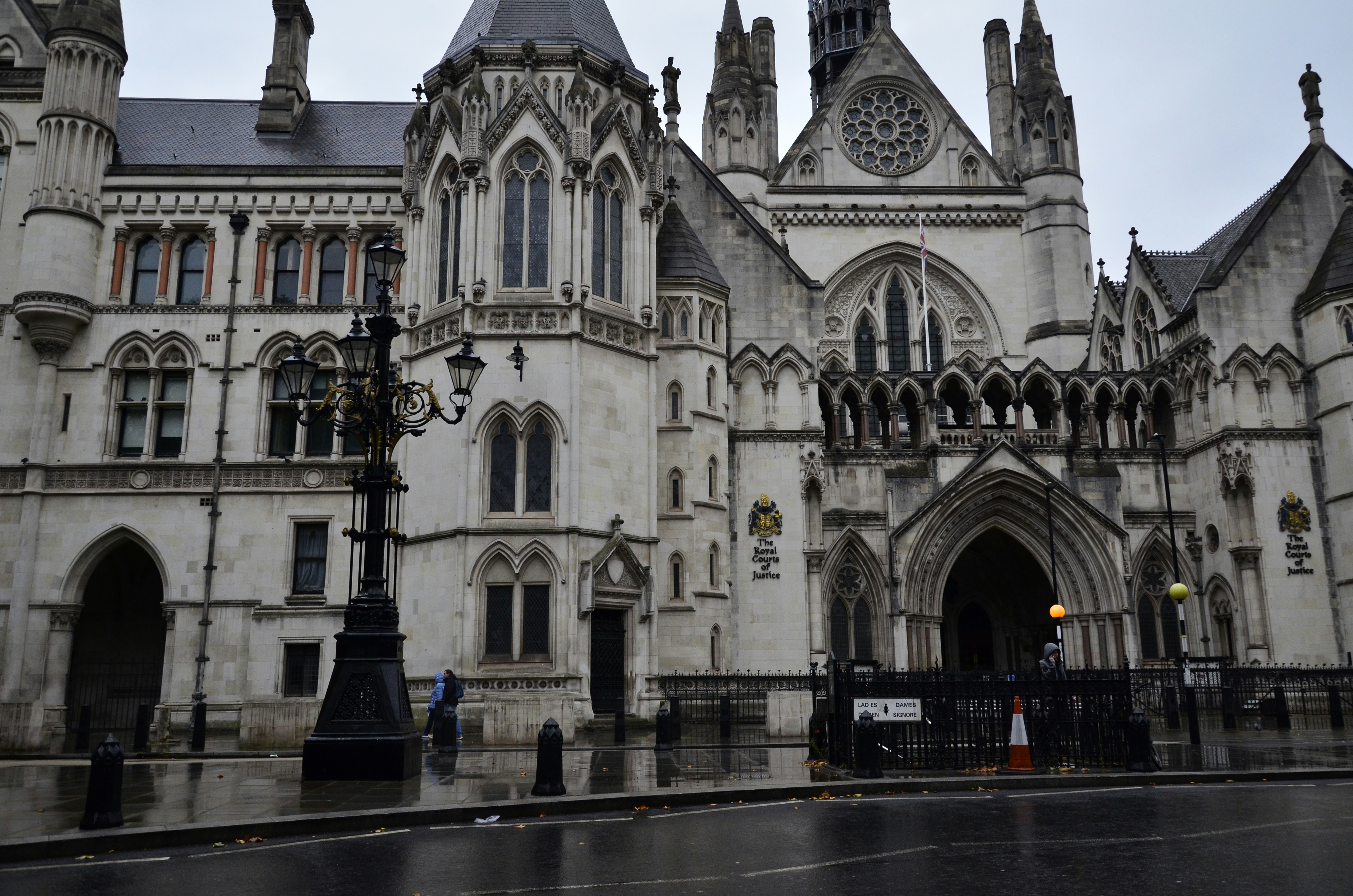 Bar Standards Board hits pause on lawyers seeking to requalify